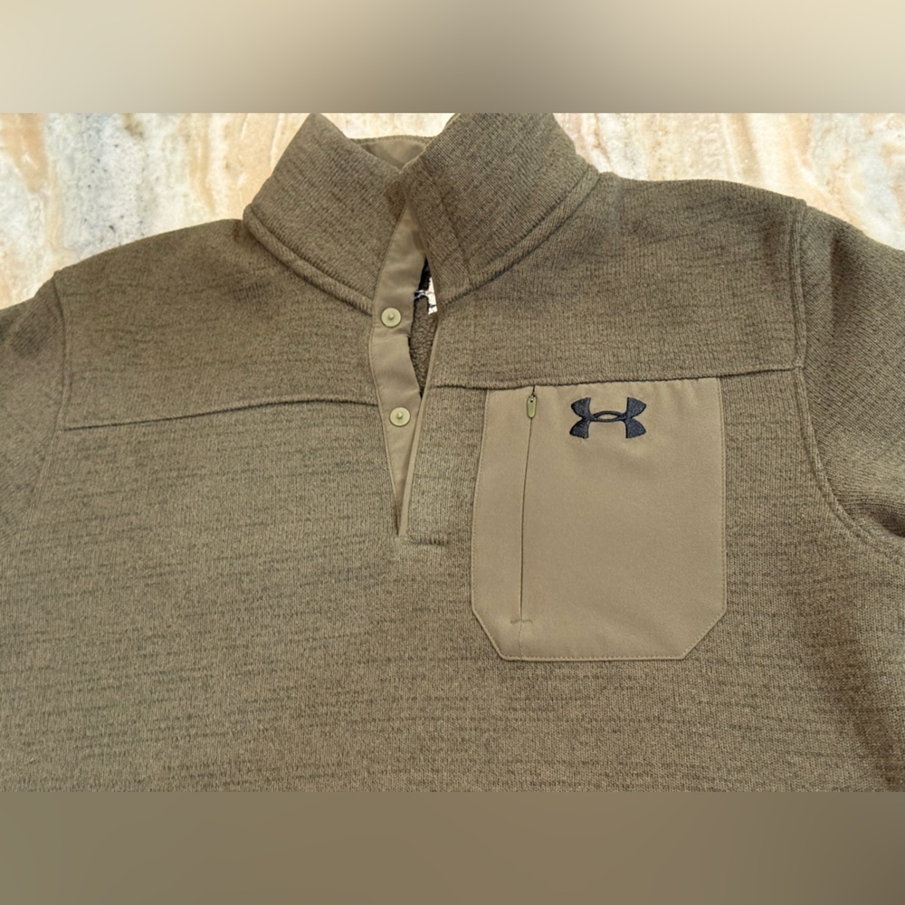 Men’s UNDER ARMOUR Specialist Henley sweater pullover- dark green. Size medium - Picture 7 of 9